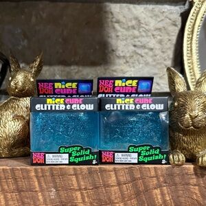 SET OF TWO NeeDoh Nice Cube Glitter & Glow - Blue
